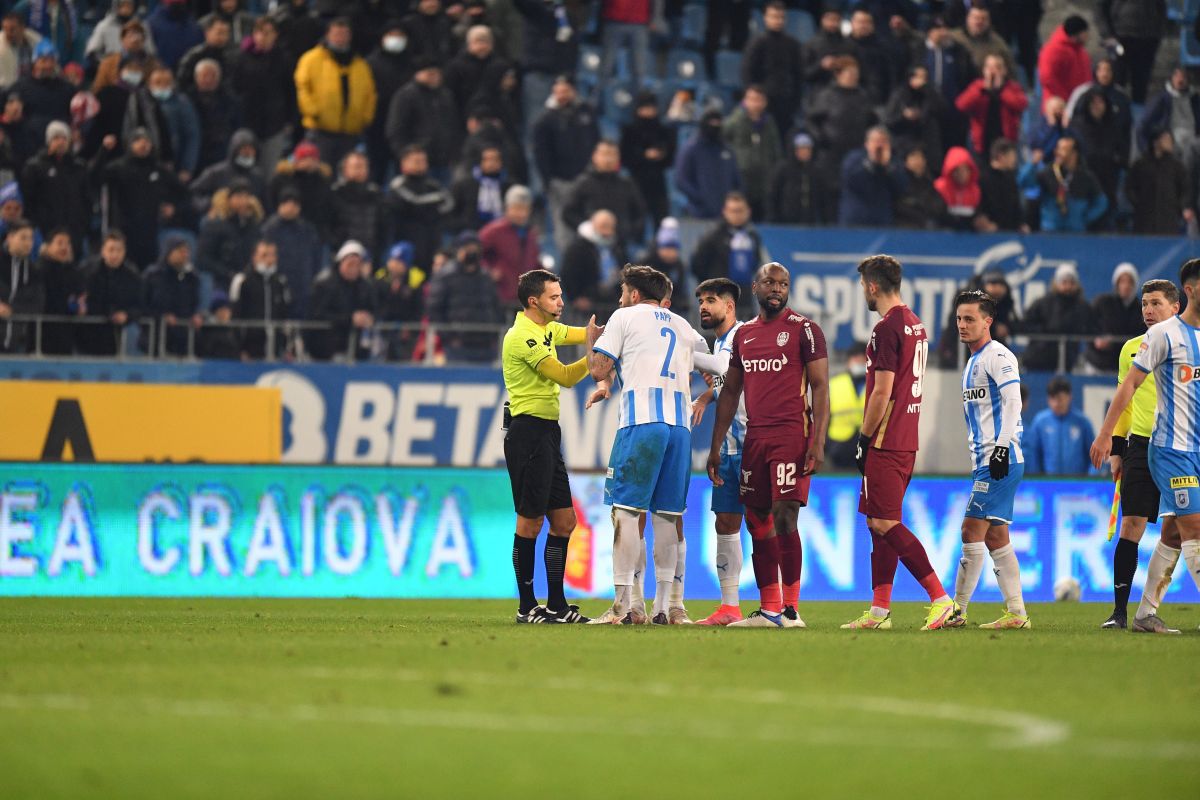 De unde a pornit conflictul din finalul derby-ului Craiova - CFR: „Ne-a înjurat suporterii! Ar fi lipsă de educație să facem la fel”