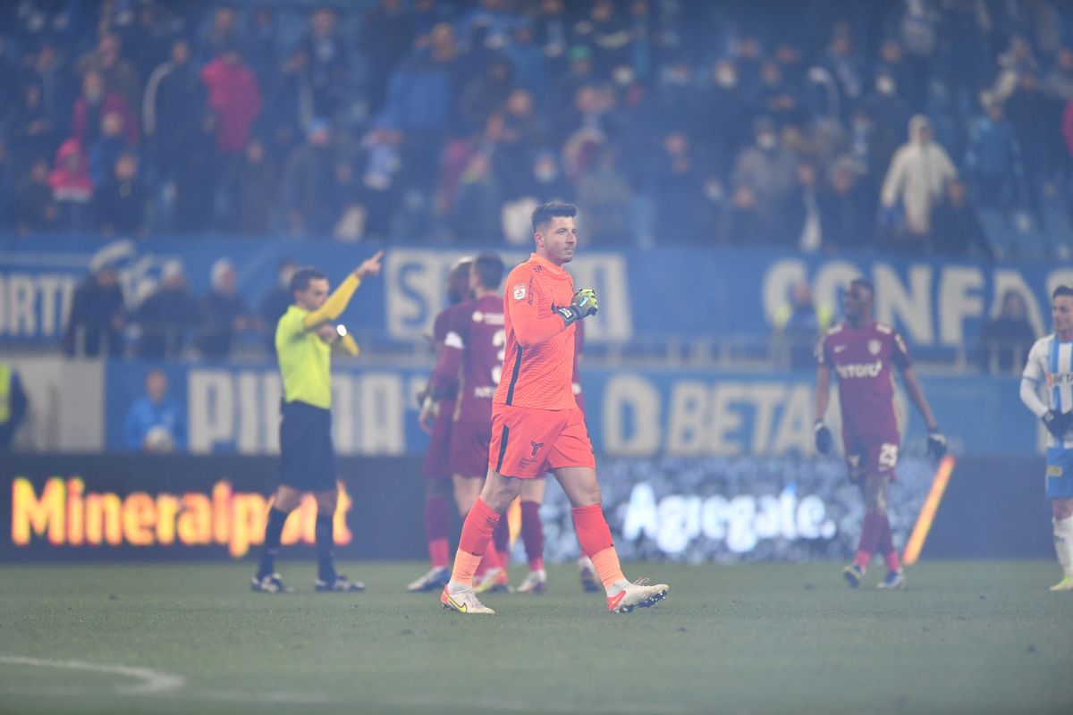 De unde a pornit conflictul din finalul derby-ului Craiova - CFR: „Ne-a înjurat suporterii! Ar fi lipsă de educație să facem la fel”