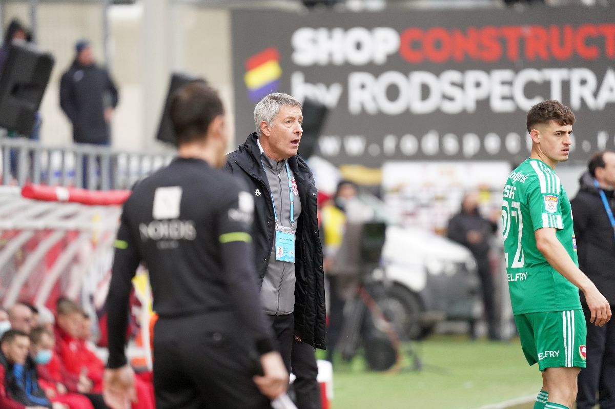 Au schimbat antrenorul, ghinionul a rămas același » UTA, altă ratare uriașă în Liga 1