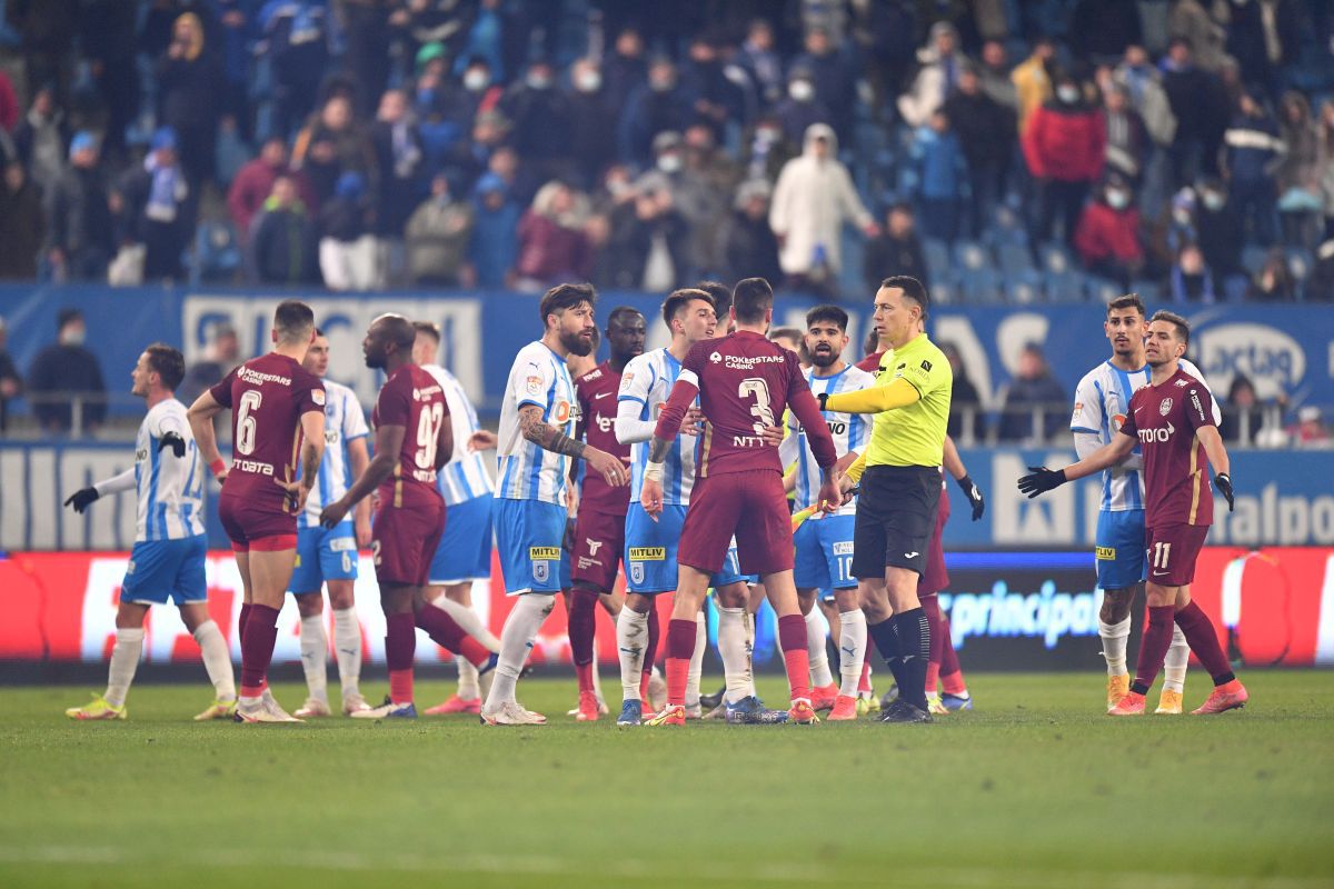 Scandal la Craiova - CFR! Încăierare generală provocată de Bălgrădean + Petrescu, furios pe bancă