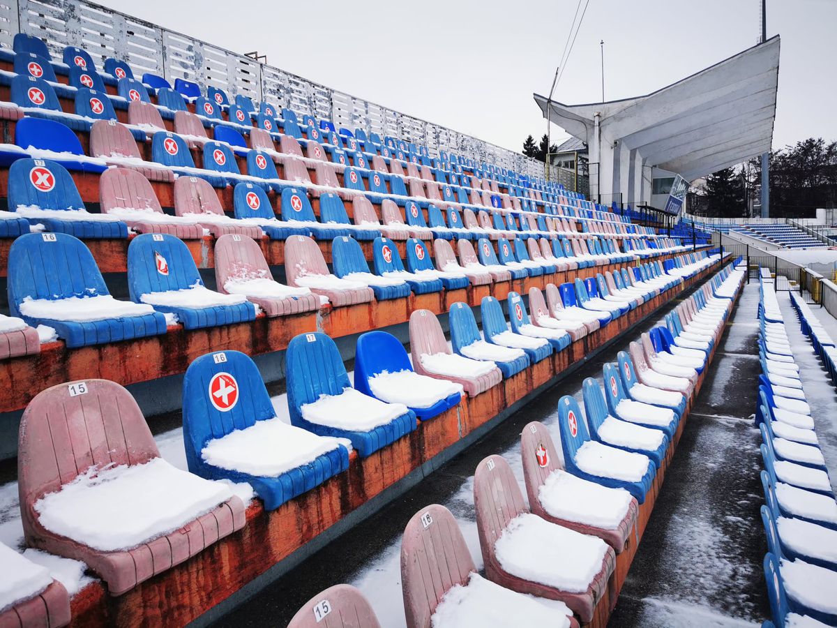 Viscol și ger la Botoșani » Starea gazonului cu 24h înaintea meciului cu Petrolul