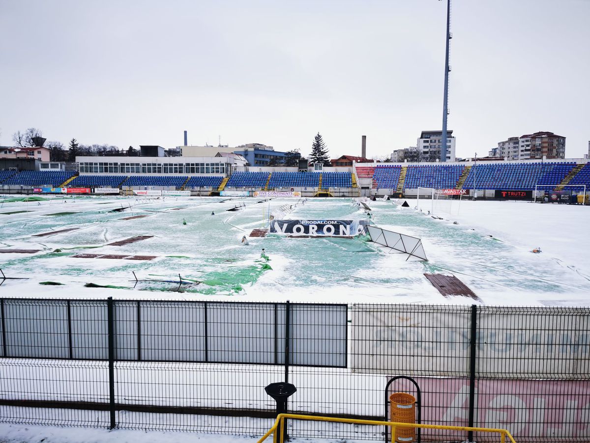 Viscol și ger la Botoșani » Starea gazonului cu 24h înaintea meciului cu Petrolul