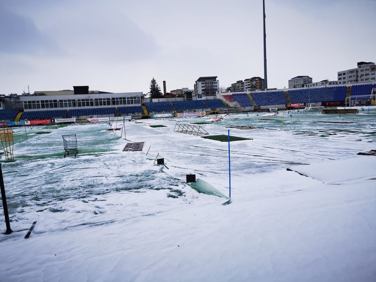 Viscol și ger la Botoșani » Starea gazonului cu 24h înaintea meciului cu Petrolul