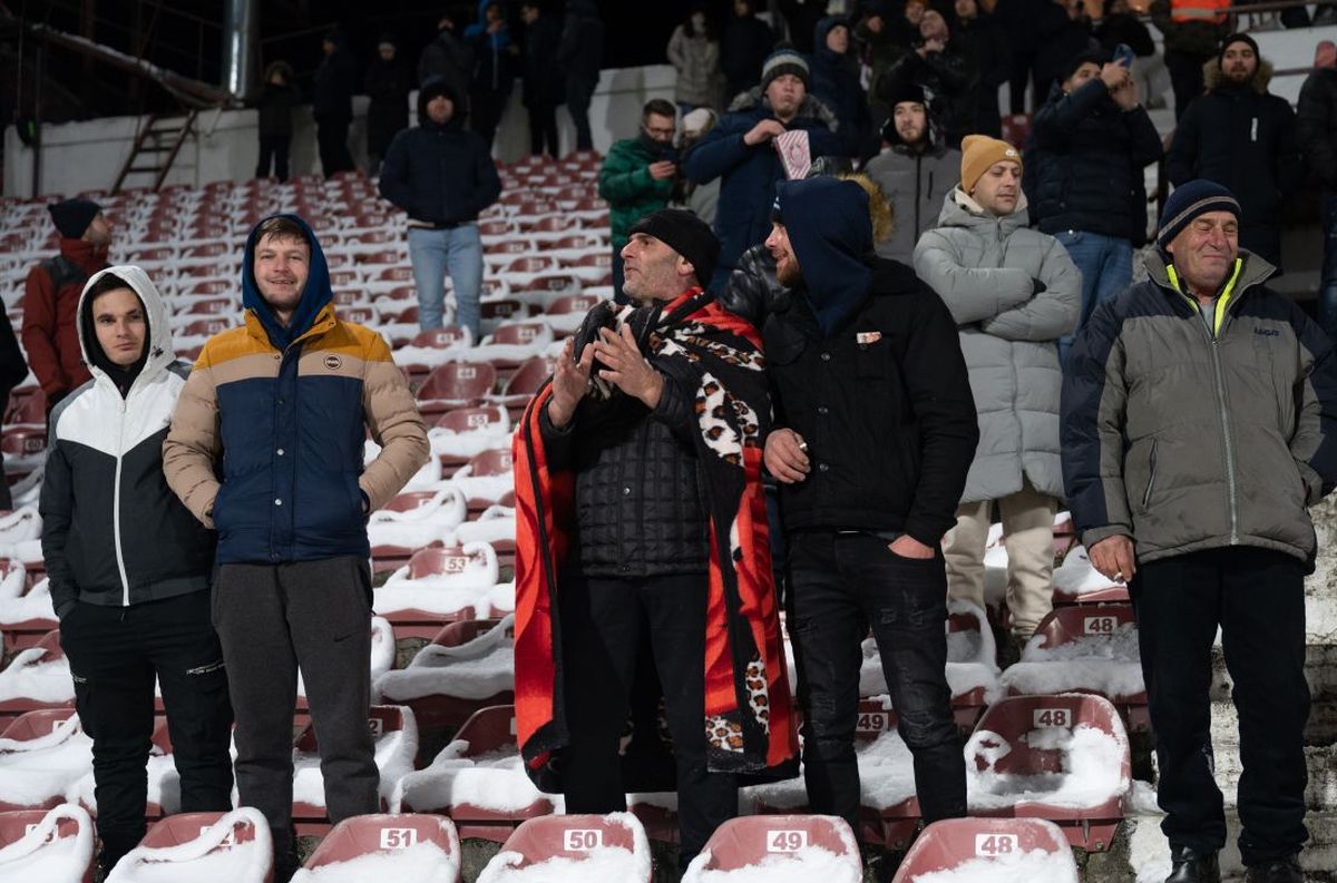 Congelatorul din Gruia » Anunțul făcut de crainic în timpului derby-ului CFR - FCSB: „Vă rugăm!”