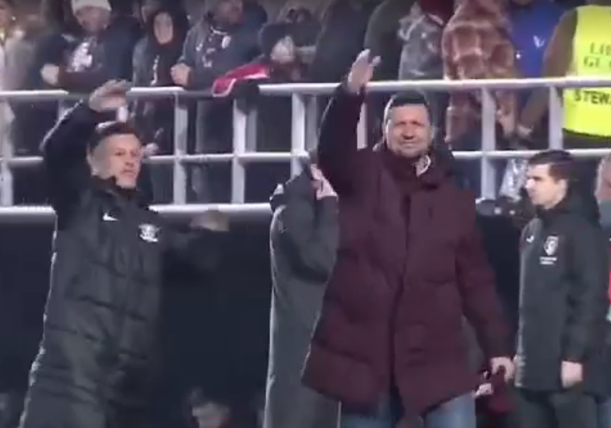 Fiul lui Ionuț Mazilu a înjurat Steaua pe Giulești în fața tatălui său » Cum a reacționat fostul atacant