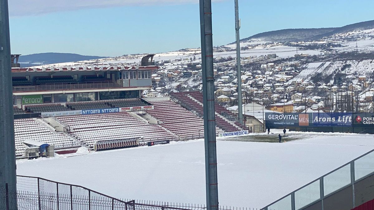 „Ice Age” în Gruia » Cum arată suprafața de joc cu mai puțin de 12 ore înainte de CFR Cluj - FCSB