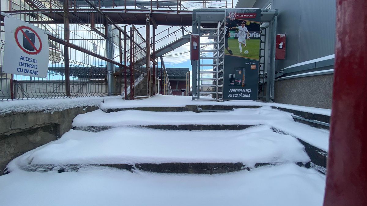 „Ice Age” în Gruia » Cum arată suprafața de joc cu mai puțin de 12 ore înainte de CFR Cluj - FCSB
