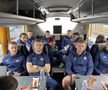 Prins pe Tinder cu Alexandra, în poza oficială din autocarul echipei