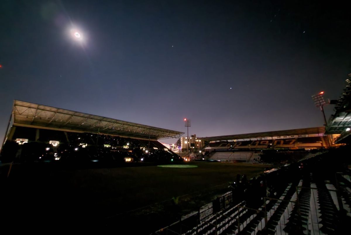 Au fost 12 minute de beznă totală înainte de CFR Cluj - FCSB » De ce ar fi „căzut” nocturna