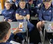Surprins pe Tinder cu Alexandra, în poza oficială din autocarul echipei 