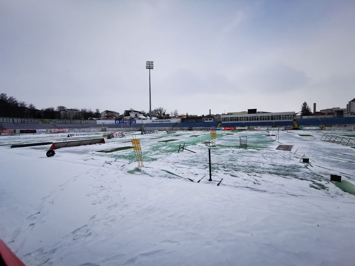 Viscol și ger la Botoșani » Starea gazonului cu 24h înaintea meciului cu Petrolul