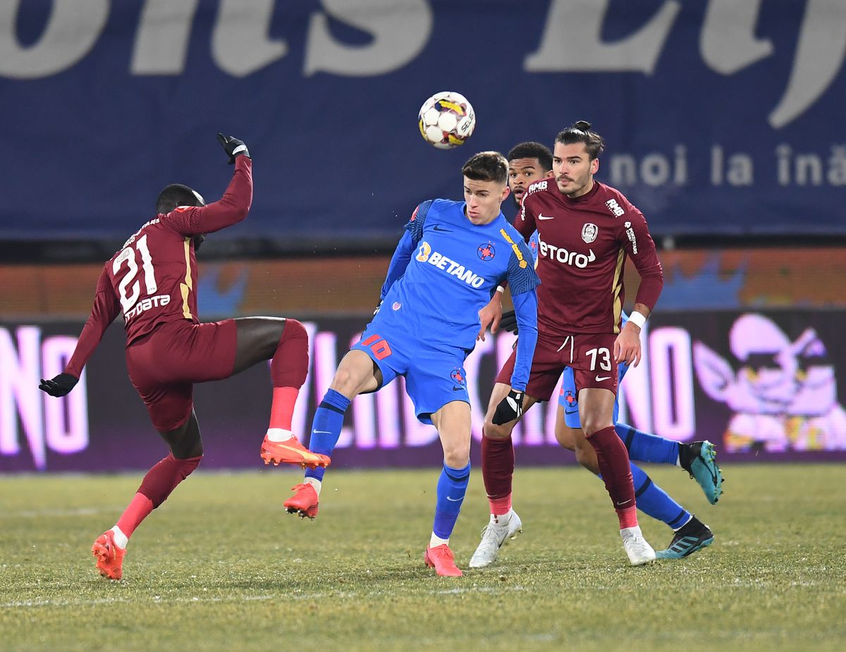 CFR Cluj - FCSB 0-1 » -13 grade, -6 puncte » FCSB și-a adjudecat pe final derby-ul polar cu CFR Cluj și reduce distanța față de lider