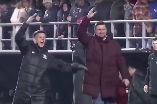 Casian Mazilu (15 ani), fiul lui Ionuț Mazilu (40 de ani), a fost prezent la Rapid - FC Voluntari 4-1 și a înjurat Steaua alături de galeria alb-vișiniilor.