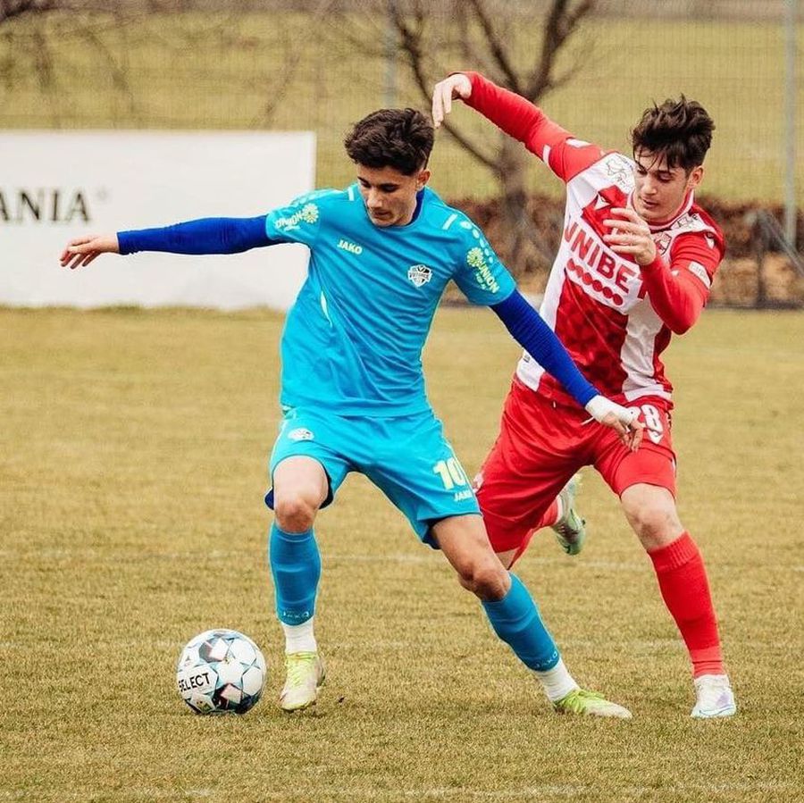 Denis Fărăgău, în tricou lui Viitorul Cluj Dinamo testează un mijlocaș de 19 ani