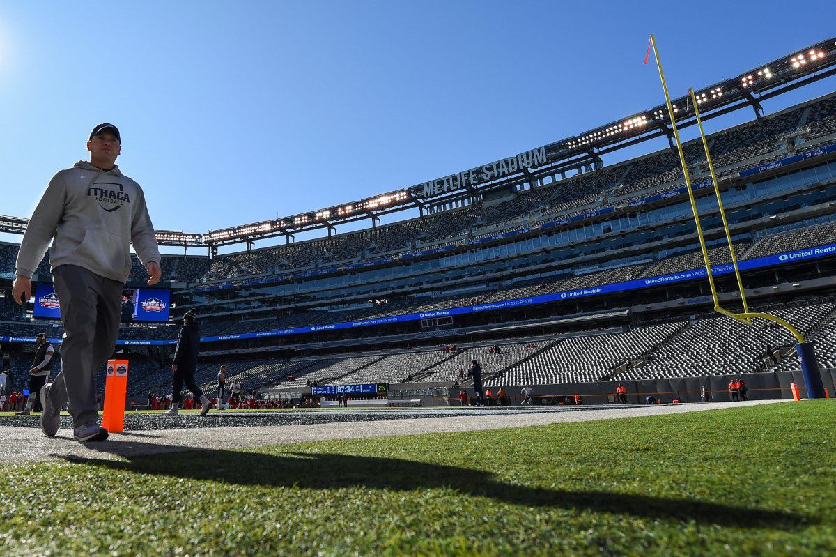 FIFA a redenumit stadionul finalei Mondialului din motive publicitare: „Cel mai ridicol nume pe care vi-l puteți imagina! Știți cine e de vină pentru acest circ?”