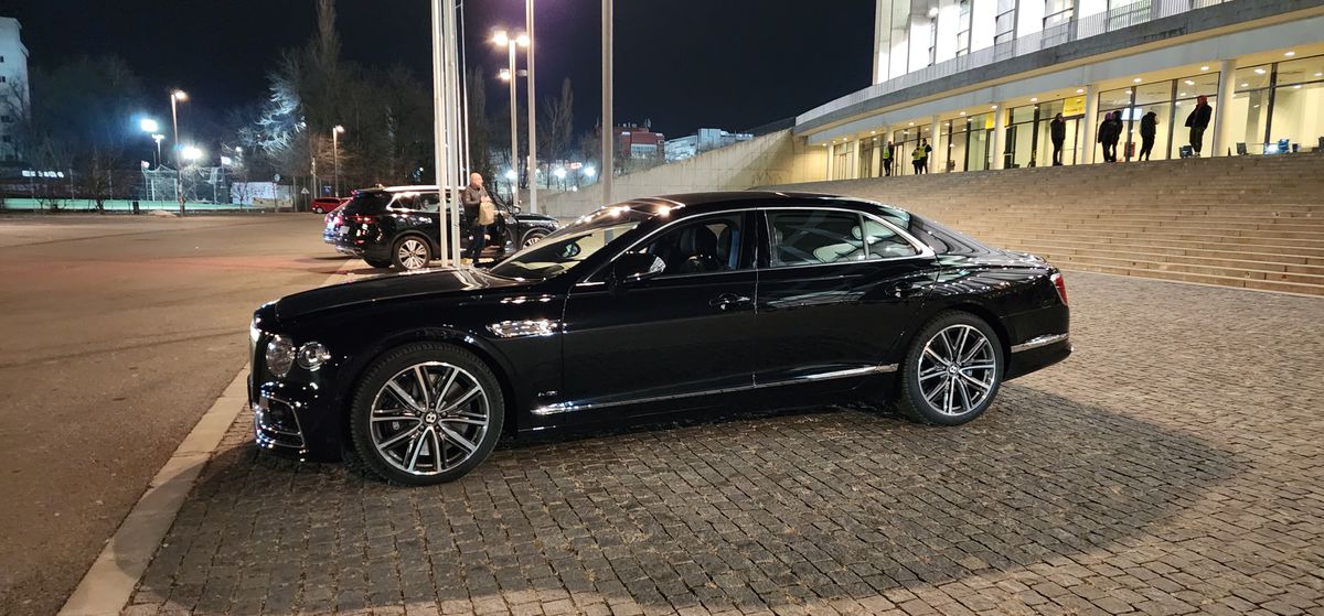 „Mâna dreaptă” a lui Gigi Becali l-a eclipsat pe patronul FCSB » Cum a apărut aseară, în superlux, la Arena Națională