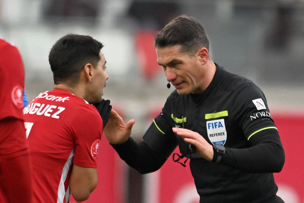 Istvan Kovacs omoară meciurile! Câte gafe majore de arbitraj a adunat în ultimele cinci sezoane de Superligă » Singurul „central” din istorie notat cu ZERO de GSP