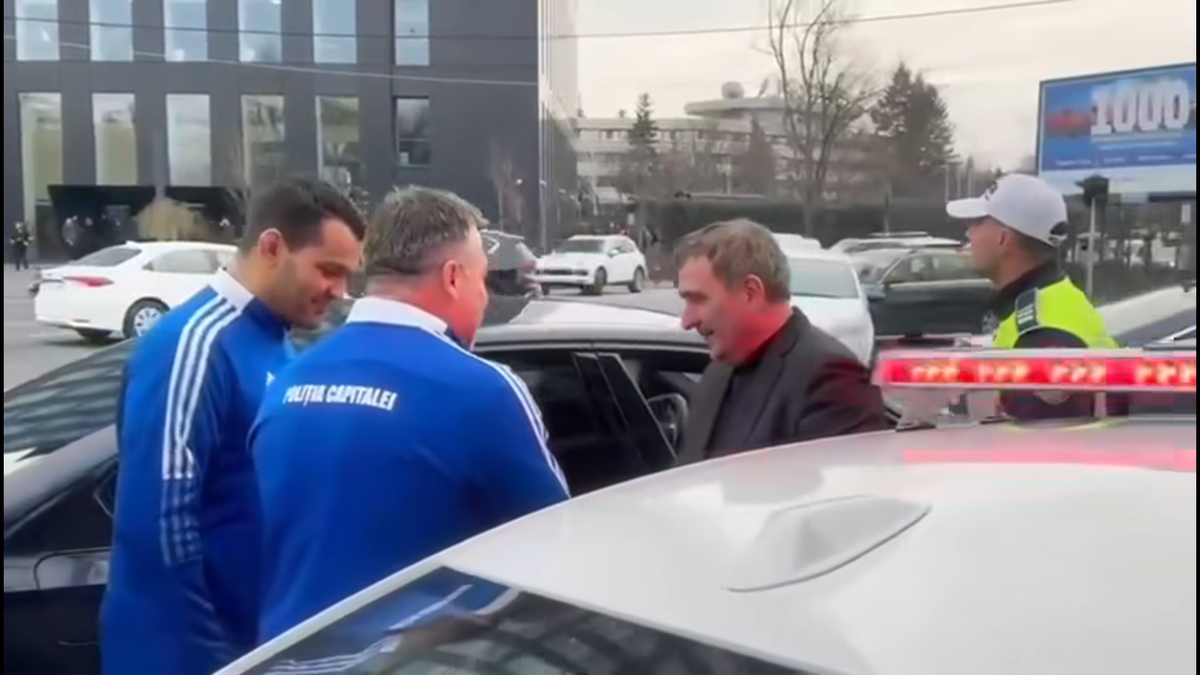 Poliția Capitalei, surpriză pentru Gică Hagi de ziua lui » „Regele” a fost urmărit și oprit în trafic