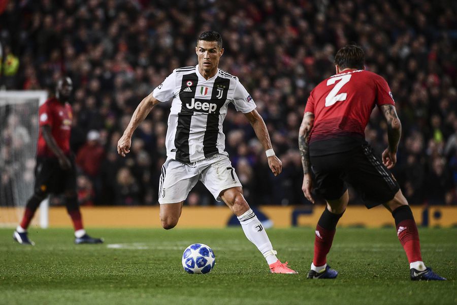 foto: Imago Cristiano Ronaldo, la 40 de ani! Zeci de momente cu superstarul care au schimbat fotbalul mondial: „Nu urmăresc recordurile, ele mă urmăresc pe mine”