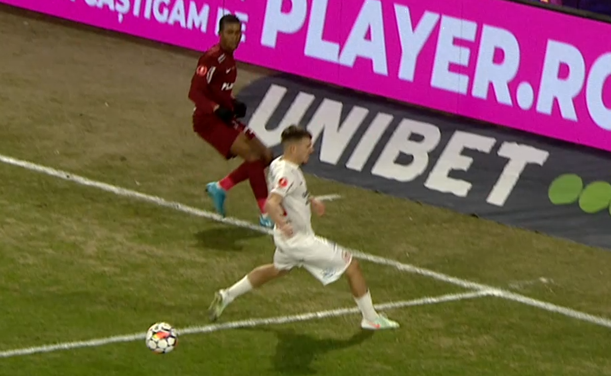 Faza la care mingea a lovit mână lui Căpușă în CFR Cluj - Hermannstadt