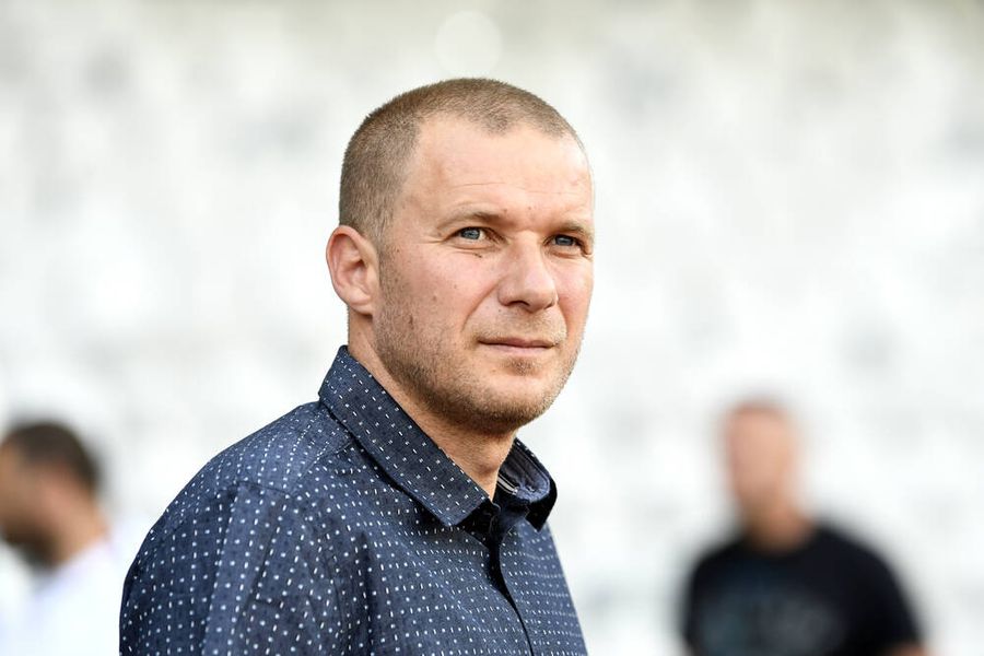 Omul care l-a adus pe Macalou în România a dezvăluit cum s-a realizat transferul » Ce spune Sabău despre noul star din Superliga: „Erau semne de întrebare”