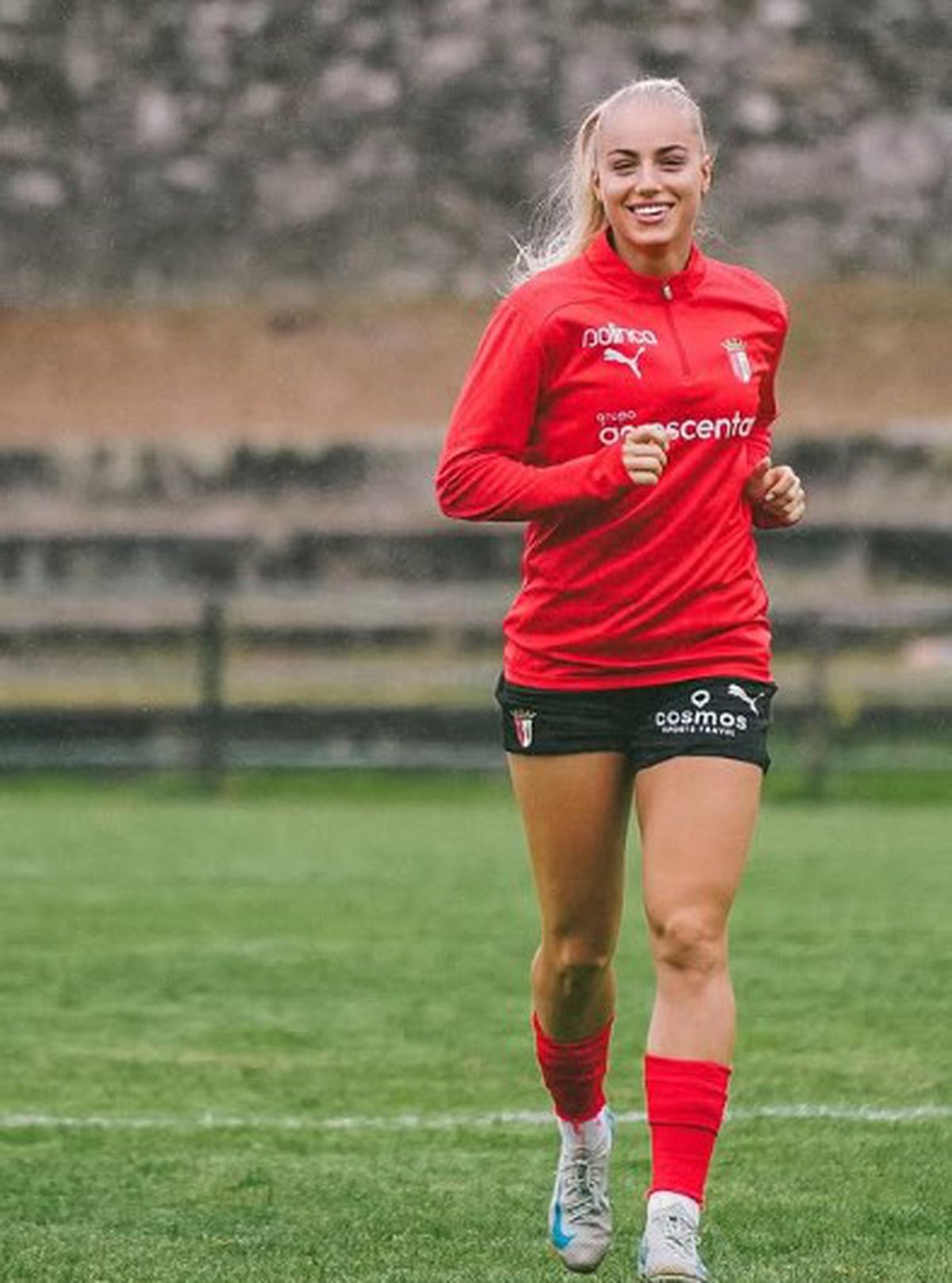 Cea mai frumoasă fotbalistă din lume a plecat din Europa » Ana Maria l-a lăsat acasă și pe jucătorul dorit de Dinamo