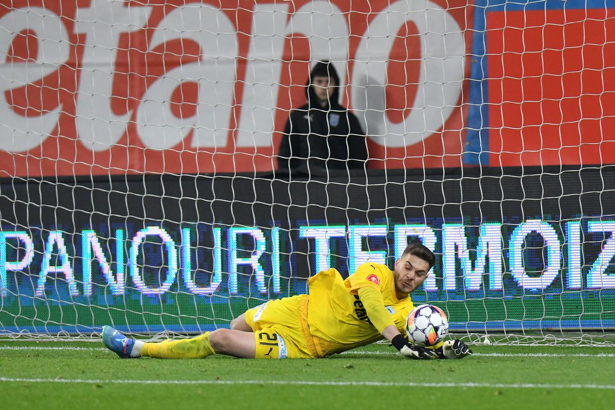 Universitatea Craiova - U Cluj a fost un duel cu năbădăi! Două penalty-uri, un „roșu”, 11 „galbene” și ocazii la fiecare atac » Clasamentul arată INCREDIBIL în acest moment