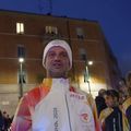 Cristi Chivu poartă flacăra olimpică prin Milano