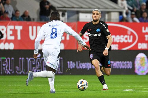 FCSB și FC Botoșani se înfruntă de la 20:30