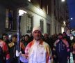Cristi Chivu poartă flacăra olimpică prin Milano / FOTO: Captură X