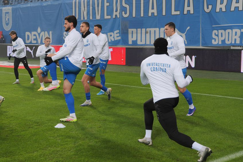 Tudor Băluță, la încălzire înainte de Craiova - Oțelul / FOTO: Andrei Furnigă (GSP.ro)