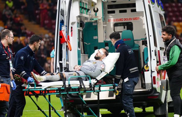 Salvarea pe teren, după ce s-au ciocnit cap în cap! » Unul și-a pierdut cunoștința, altul s-a ales cu o fractură