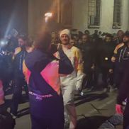 Cristi Chivu poartă flacăra olimpică prin Milano / FOTO: Captură @Welovesport