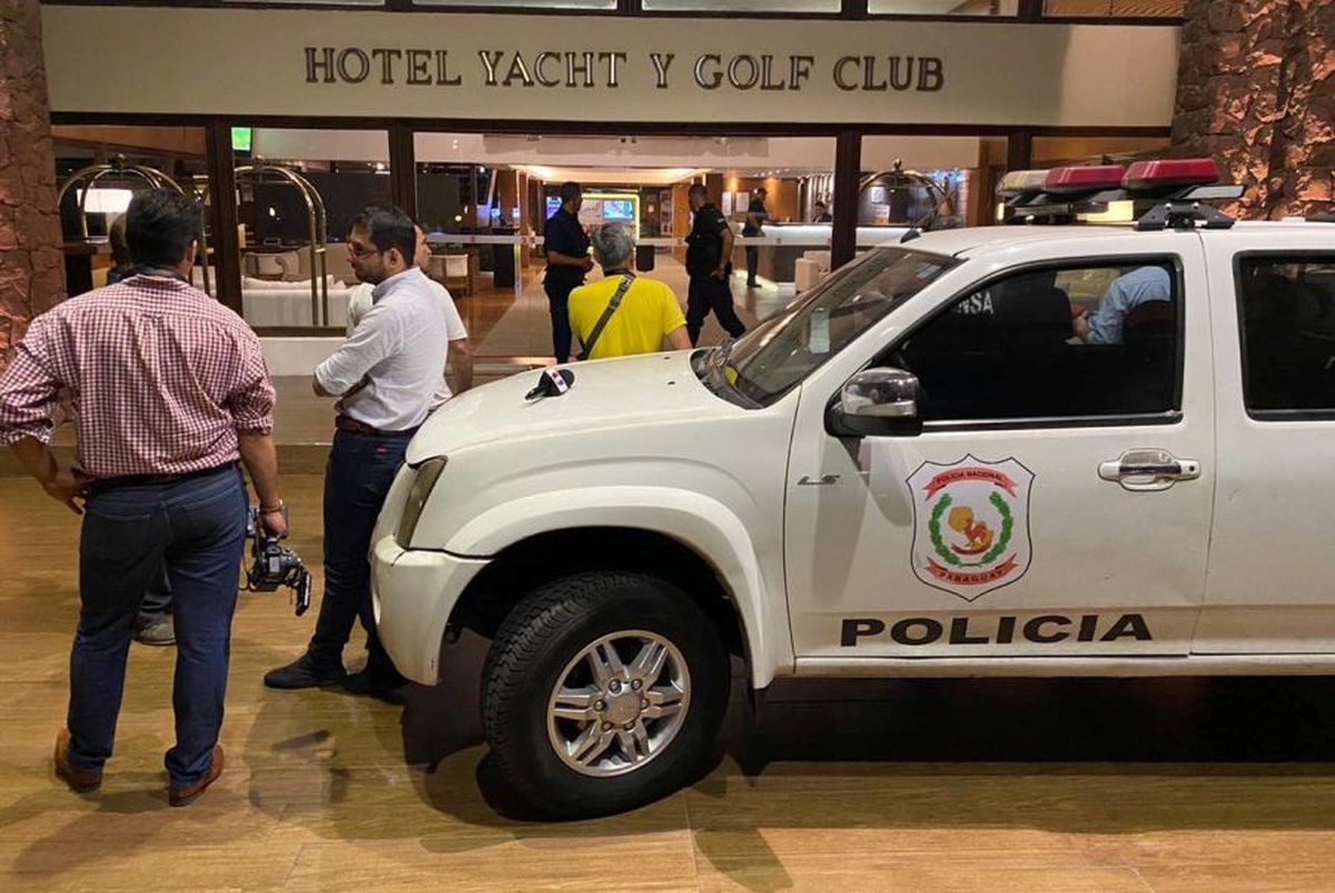 Ronaldinho rămâne închis în hotelul din Paraguay: poliția a făcut prima arestare!