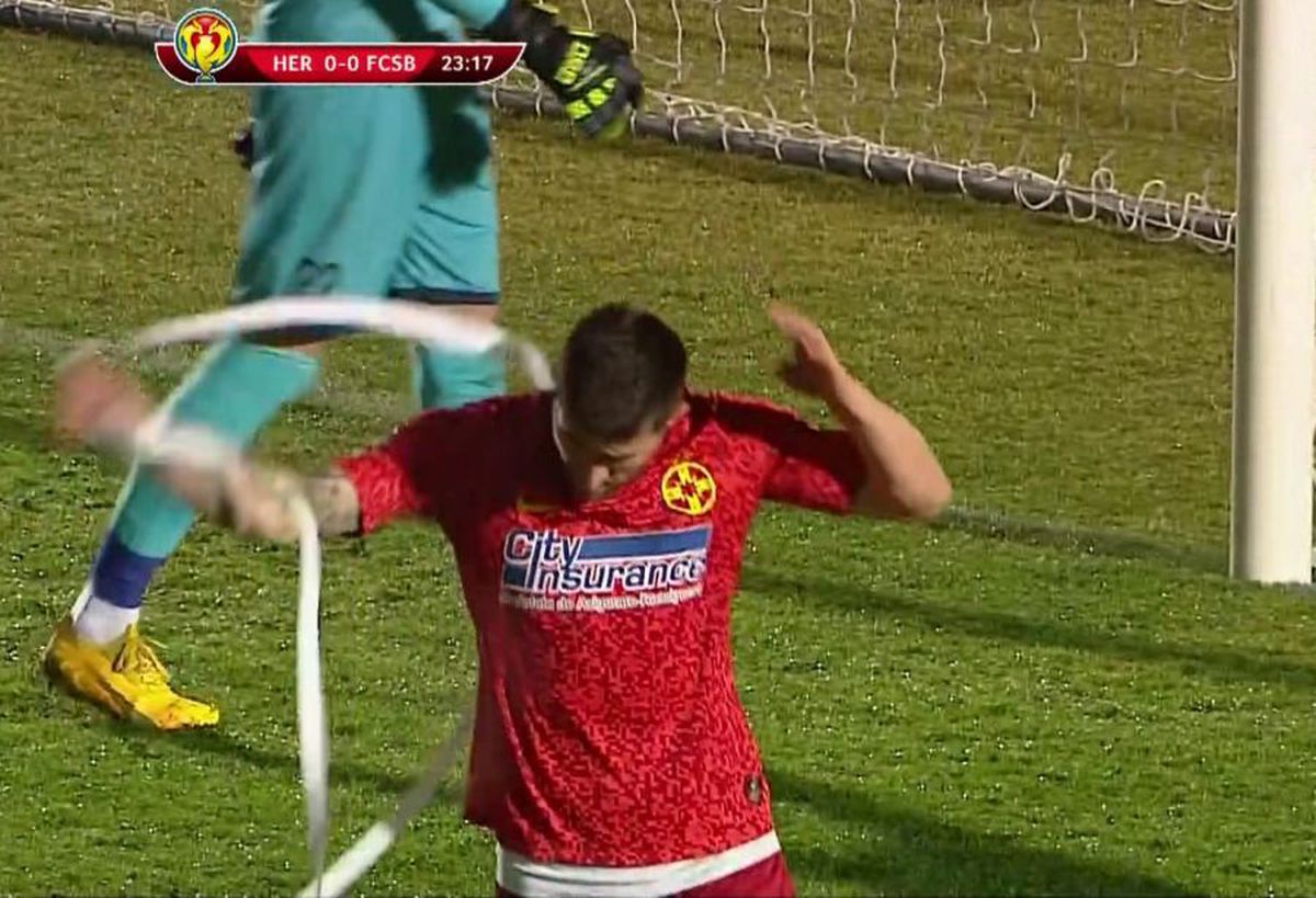 HERMANNSTADT - FCSB // FOTO Batman sau Superman! Ovidiu Popescu a oferit faza primei reprize