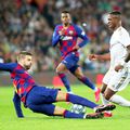 Vinicius și Pique s-au duelat constant în Real Madrid- Barcelona // FOTO: Guliver/GettyImages