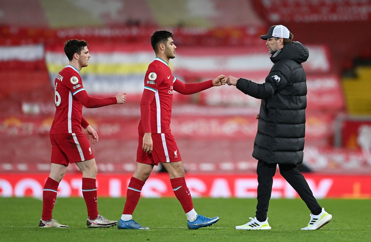 FOTO Liverpool nu se regăsește în Premier League! Bornă rușinoasă atinsă pentru prima dată în istorie după înfrângerea cu Chelsea