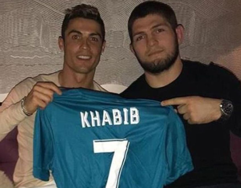 Khabib Nurmagomedov (32 de ani) și Cristiano Ronaldo (36 de ani)
