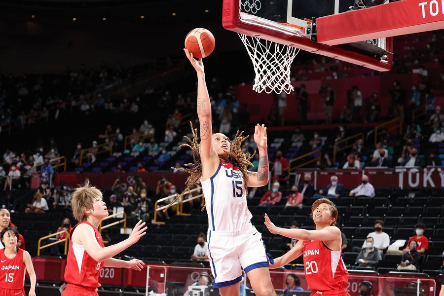 Brittney Griner, vedeta baschetului american, reținută pe un aeroport de lângă Moscova: „Încercăm să o aducem acasă”