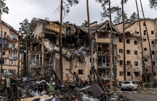 O antrenoare ucraineană de natație și-a văzut moartea cu ochii: „Am stat sub dărâmături timp de două ore și m-am rugat la toți zeii”