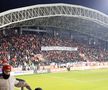 Mesajul afișat de ultrașii arădeni la UTA - FCSB // foto: Bogdan Cioară