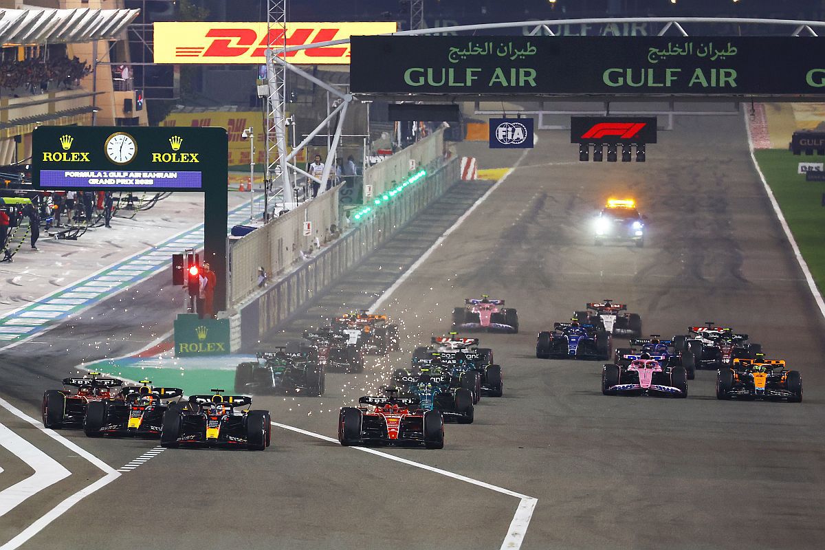 Verstappen începe 2023 așa cum a terminat anul trecut: cu victorie! Recital Red Bull în prima cursă de Formula 1 a anului + Coșmar Ferrari