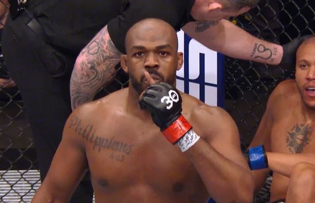 Cel mai bun din istorie s-a întors » A revenit după 3 ani și a câștigat titlul la grea în UFC după 3 minute de luptă