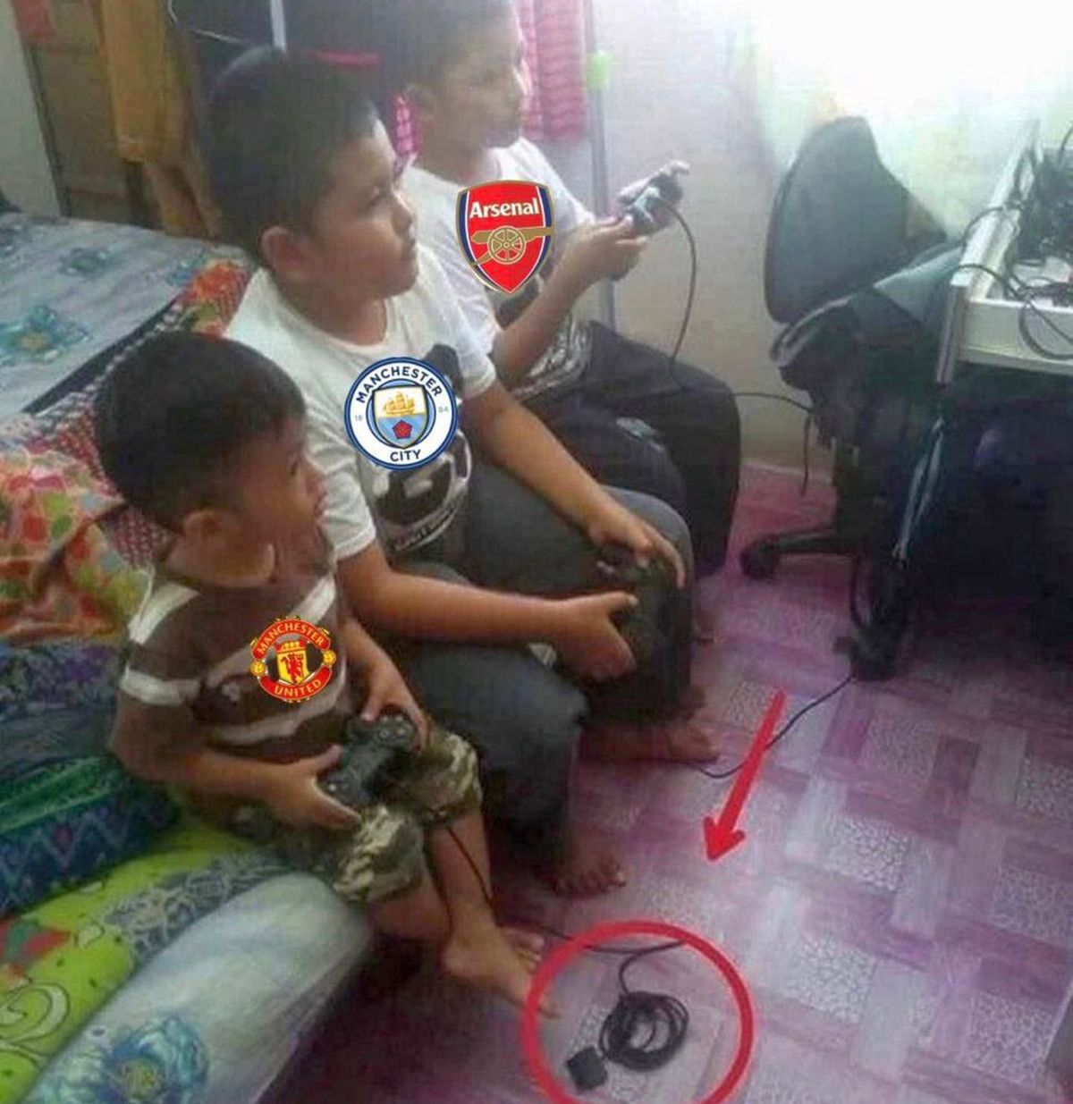 Jamie Carragher nu s-a putut abține! A râs de Manchester United și de Peter Schmeichel în direct și a devenit viral