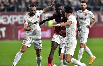 Gică Popescu se revoltă după Rapid - Hermannstadt: „La fiecare meci sunt greșeli în favoarea lor! Avem arbitri care se sperie de 12.000 de oameni?”