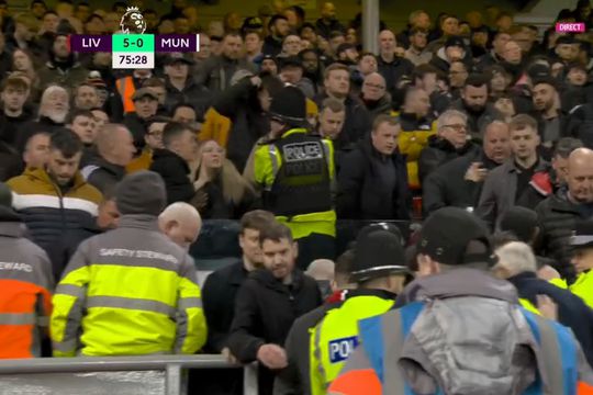 Suporterii lui Manchester United au plecat de pe „Anfield Road” la 0-5 / Captură Twitter