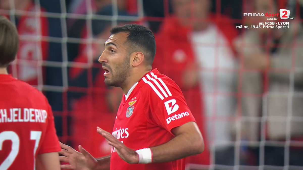 Cartonașul roșu obținut de Cubarsi, în meciul Benfica - Barcelona