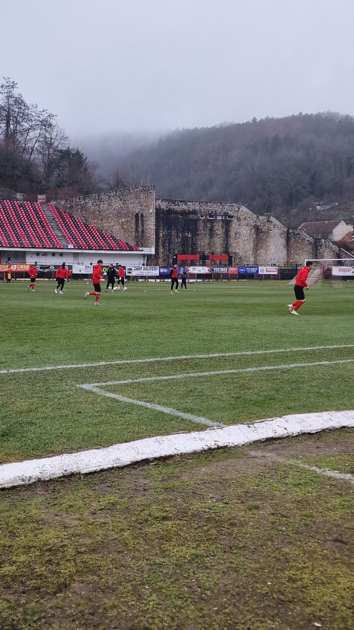 Funcționează! Clubul din Liga 2 a efectuat primul antrenament în nocturnă, urmează marele moment