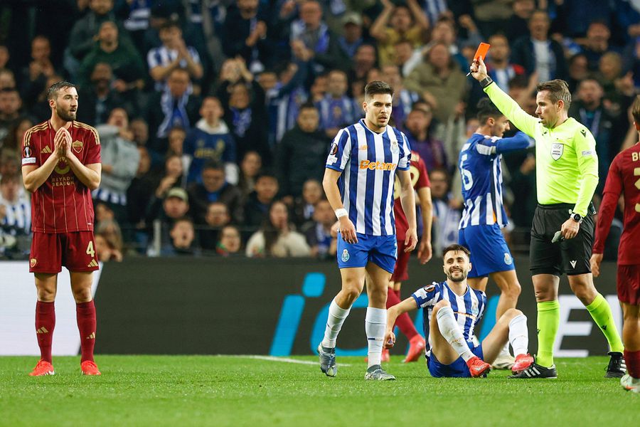 FCSB prinde curaj » Arbitrul meciului cu Lyon chiar favorizează gazdele: cifrele care pun UEFA în alertă