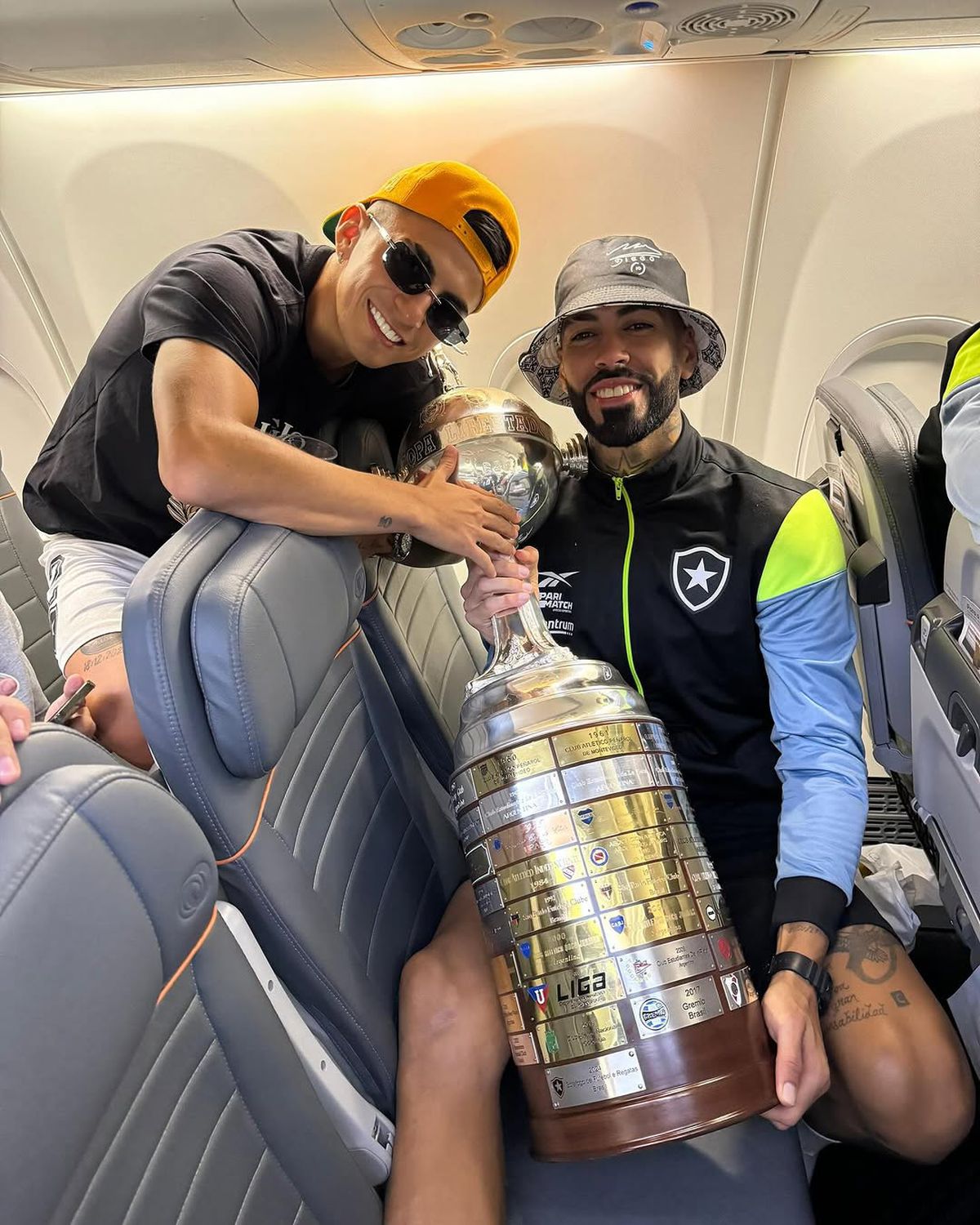 Campionul mondial care vine la București, cercetat pentru viol în grup și că a fugit după ce a călcat un bărbat cu mașina!